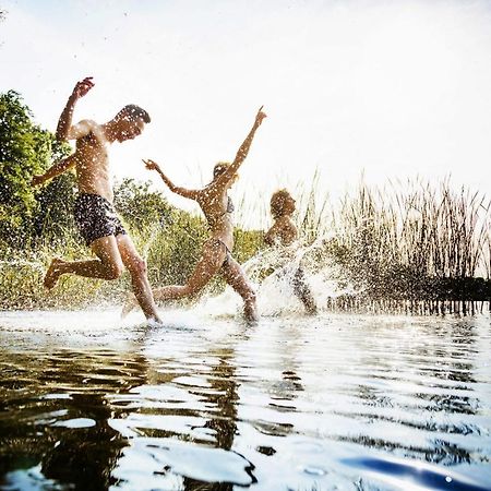 Schiphuis Giethoorn/Wanneperveen别墅 外观 照片